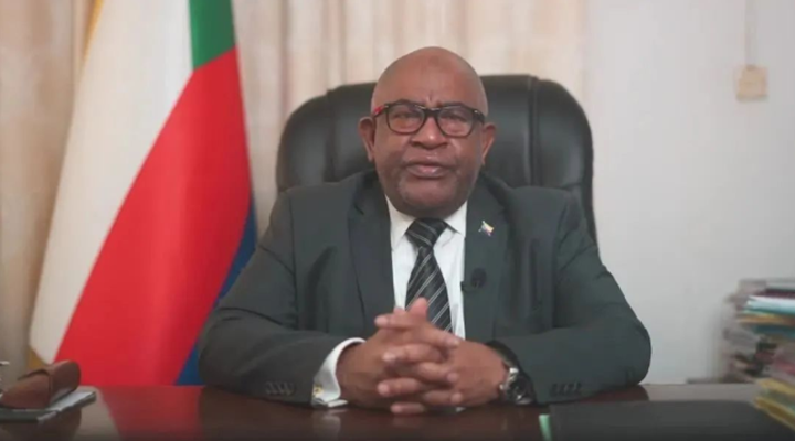 科摩罗联盟总统阿扎利阿苏玛尼在青蒿素问世50周年暨助力共建人类卫生