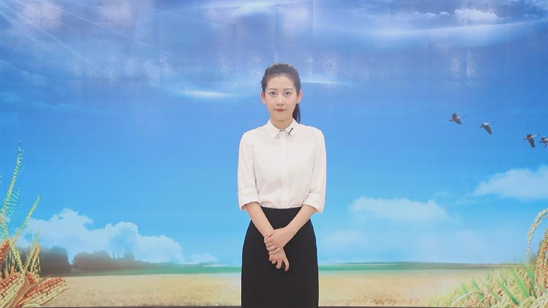 黑河市爱辉区融媒体中心李梦桐:北疆网红村里的省劳模——农民网红"老